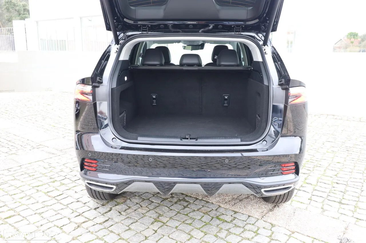 MG HS 1.5 T Luxury AT - 3