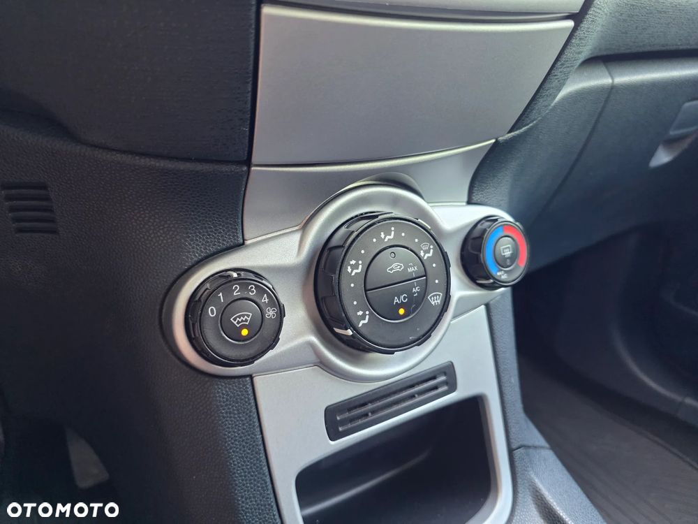Ford Fiesta 1.4 Trend - 16
