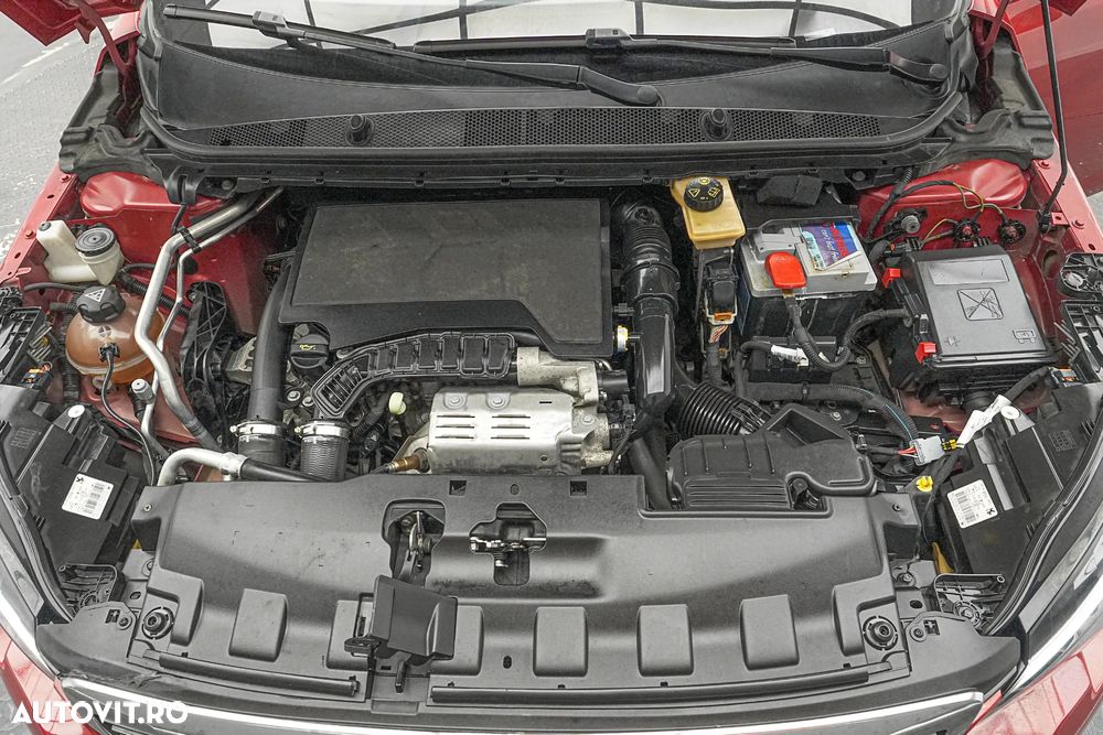 Peugeot 308 1.2 L PureTech Turbo S&S Allure - 20
