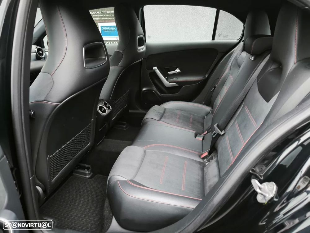 Mercedes-Benz A 180 d AMG Line - 22