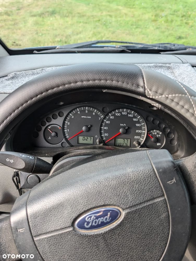 Ford Tourneo Connect - 8