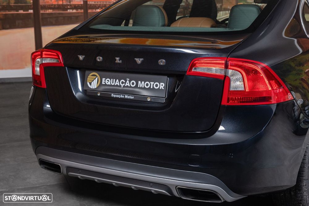 Volvo S60 Cross Country - 9