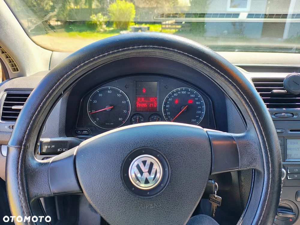 Volkswagen Jetta 1.6 Trendline - 5