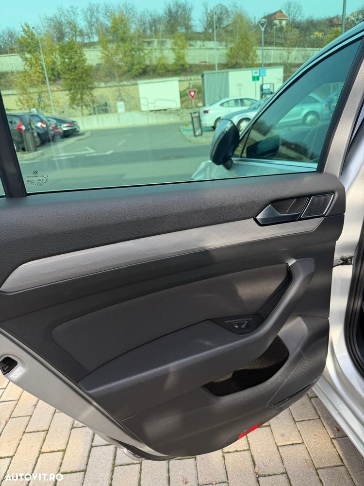 Volkswagen Passat Variant 2.0 TDI DSG Comfortline - 19
