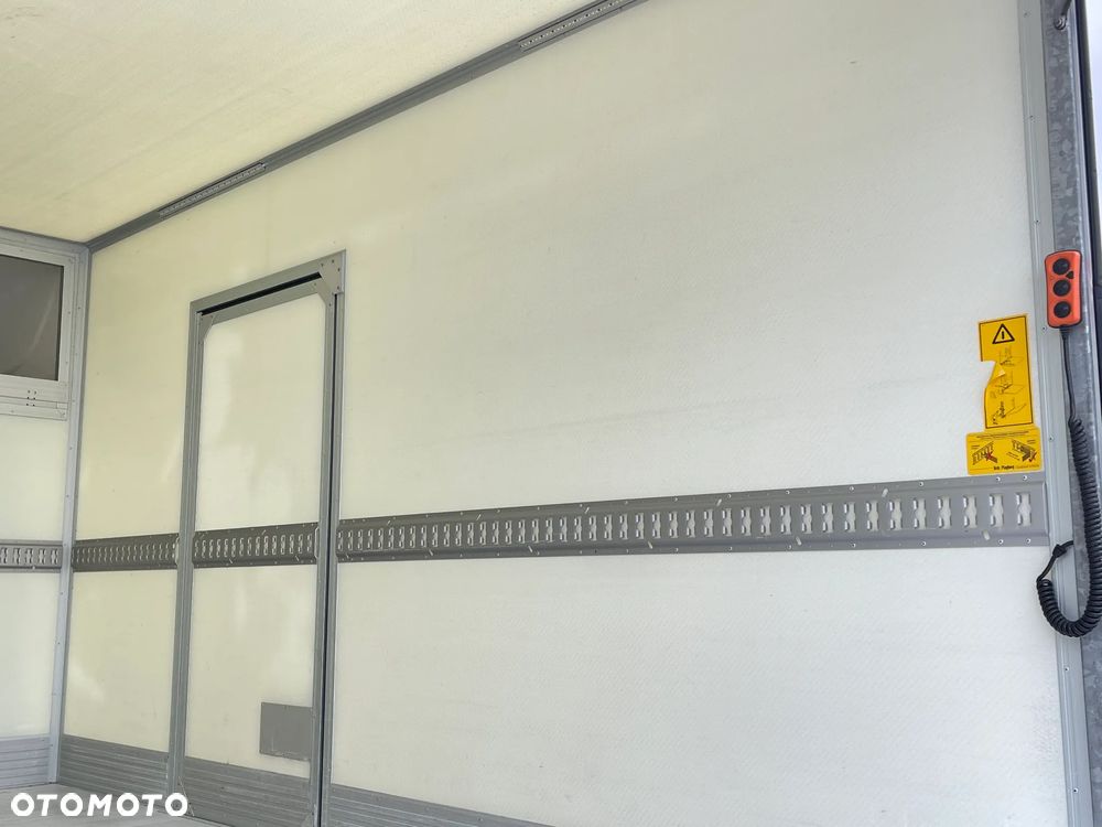 Iveco Daily Izoterma Winda - 9
