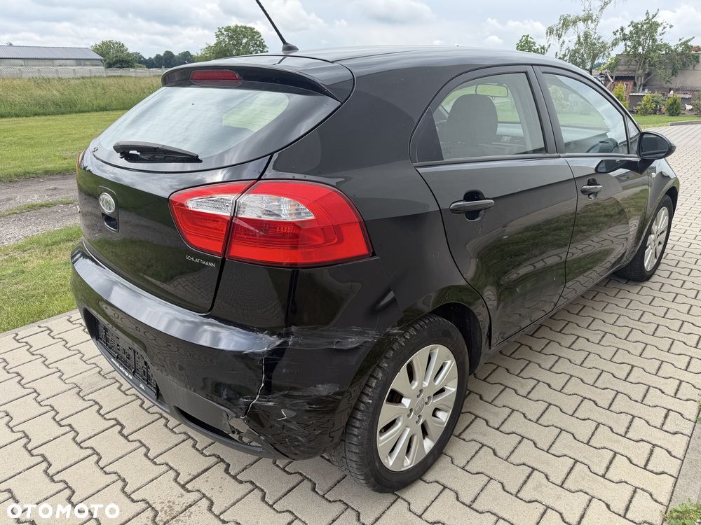 Kia Rio - 4