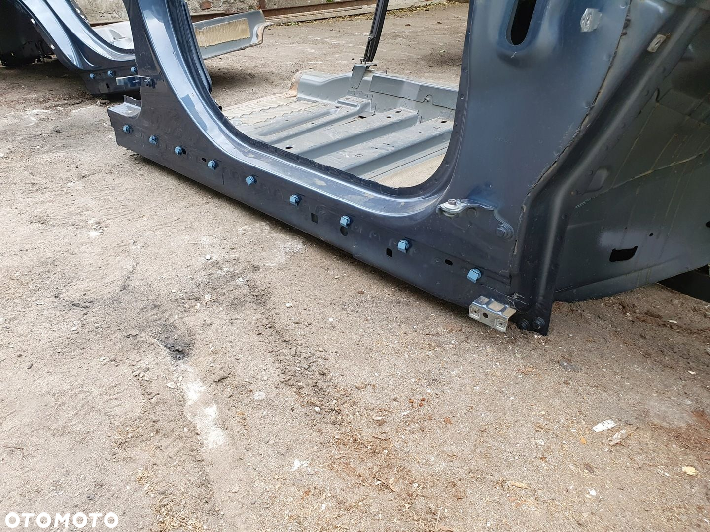 fartuch próg słupek prawy Ford Kuga mk3 - 3