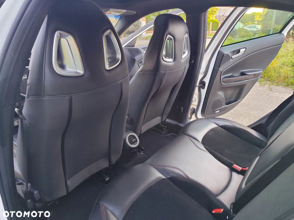 Alfa Romeo Giulietta 1750 TBi Veloce TCT - 9