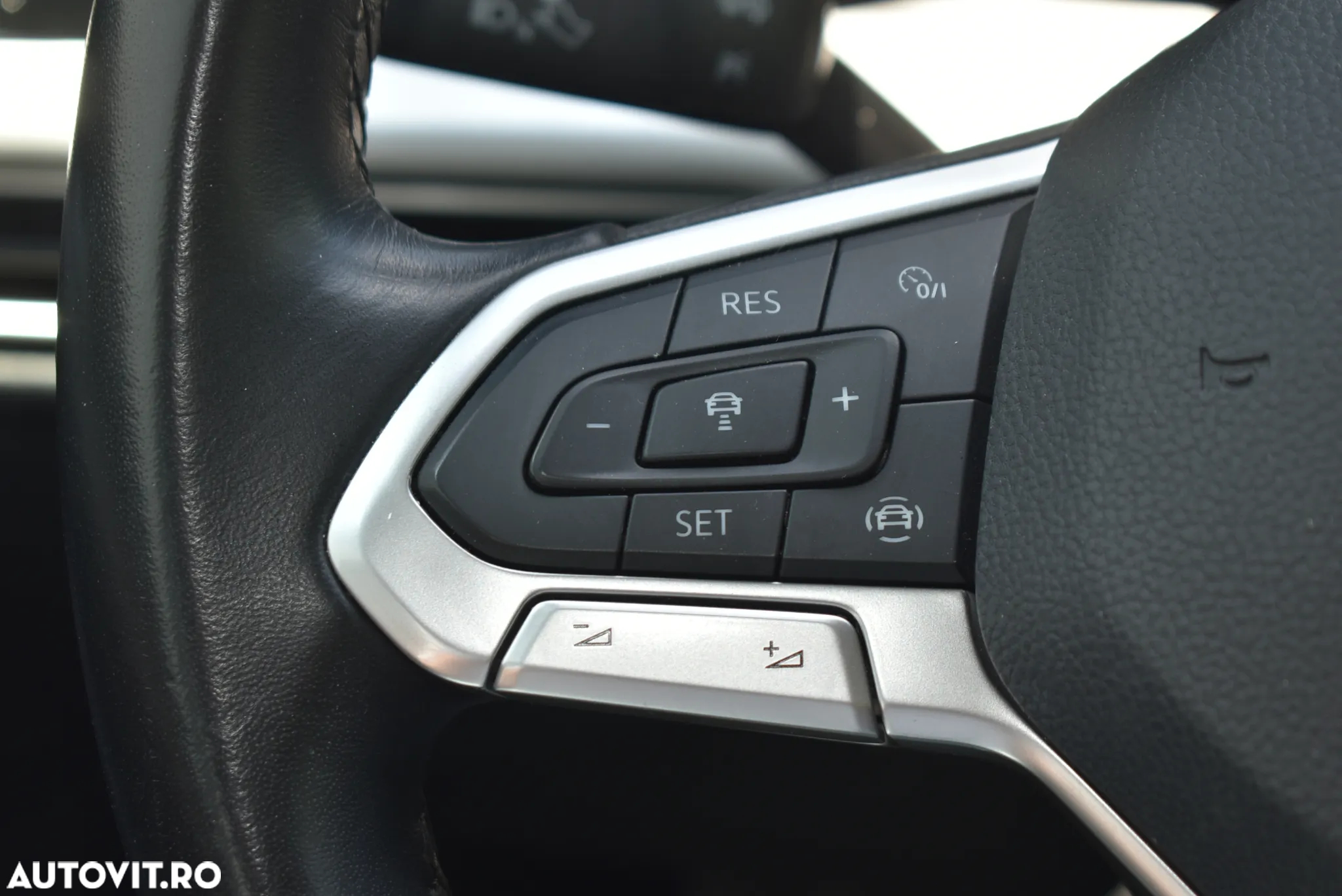 Volkswagen Golf 1.0 TSI Life - 13