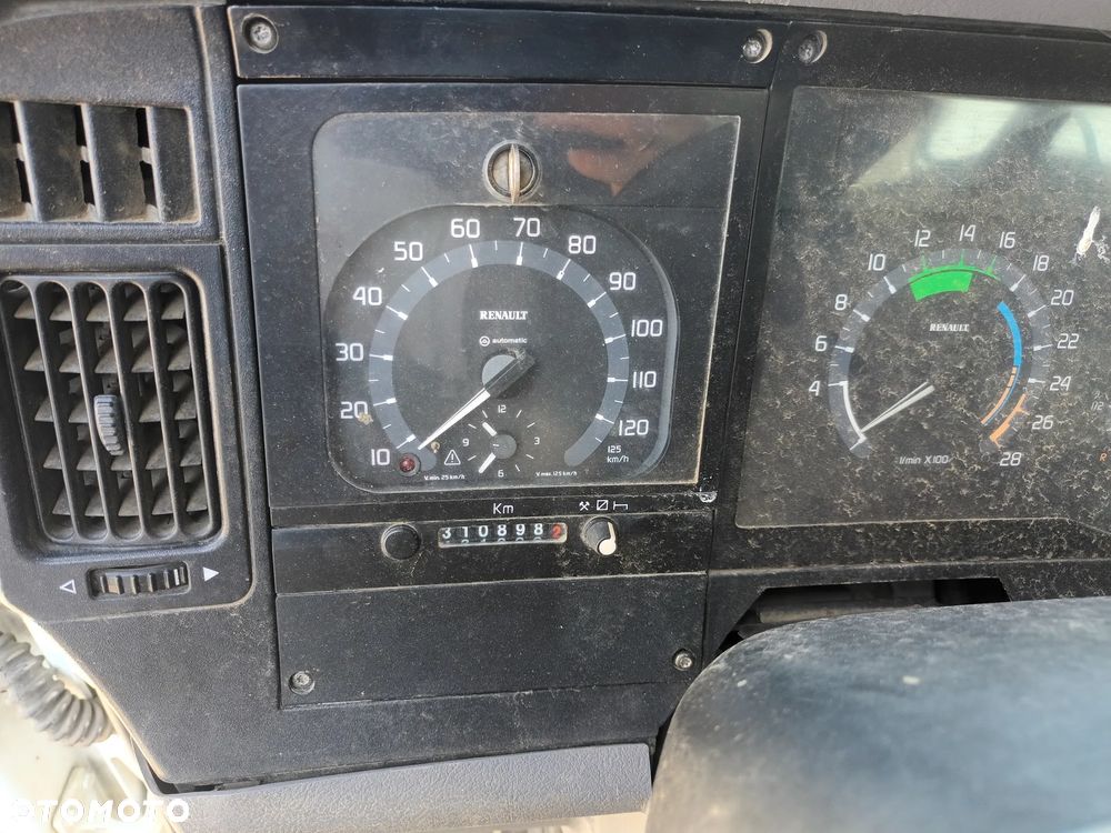 Renault Kerax - 12