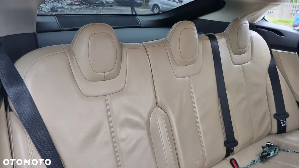Tesla Model S 85 - 26