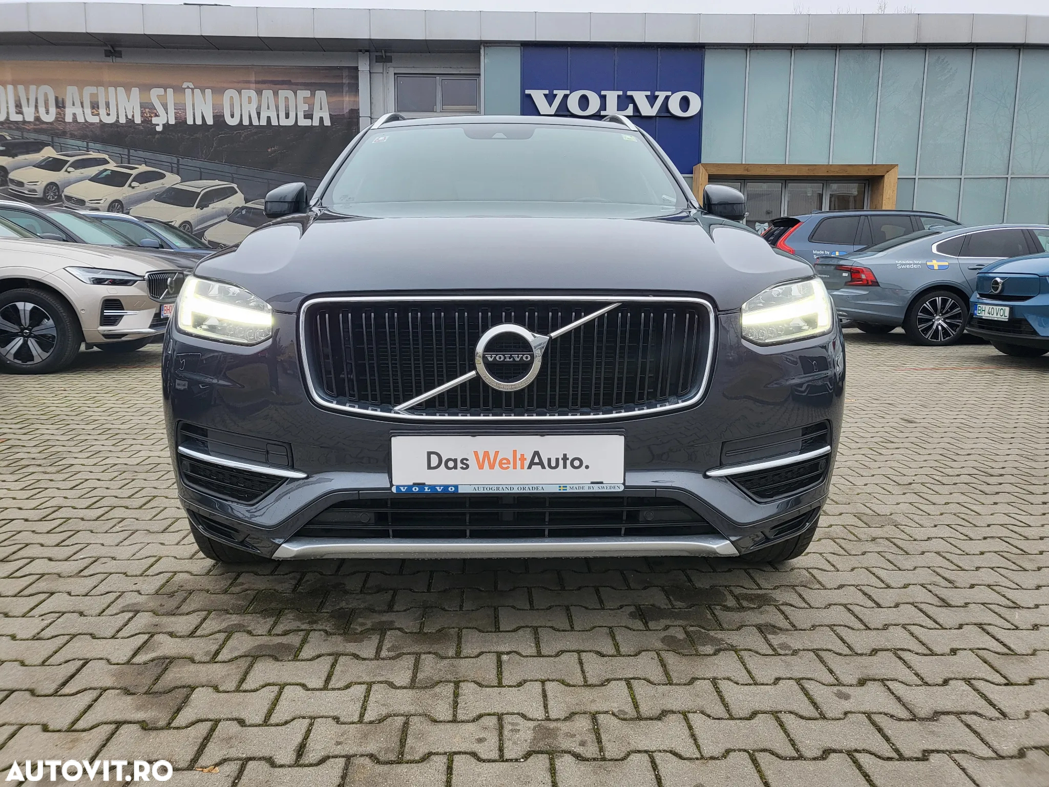 Volvo XC 90 D5 AWD Momentum - 4