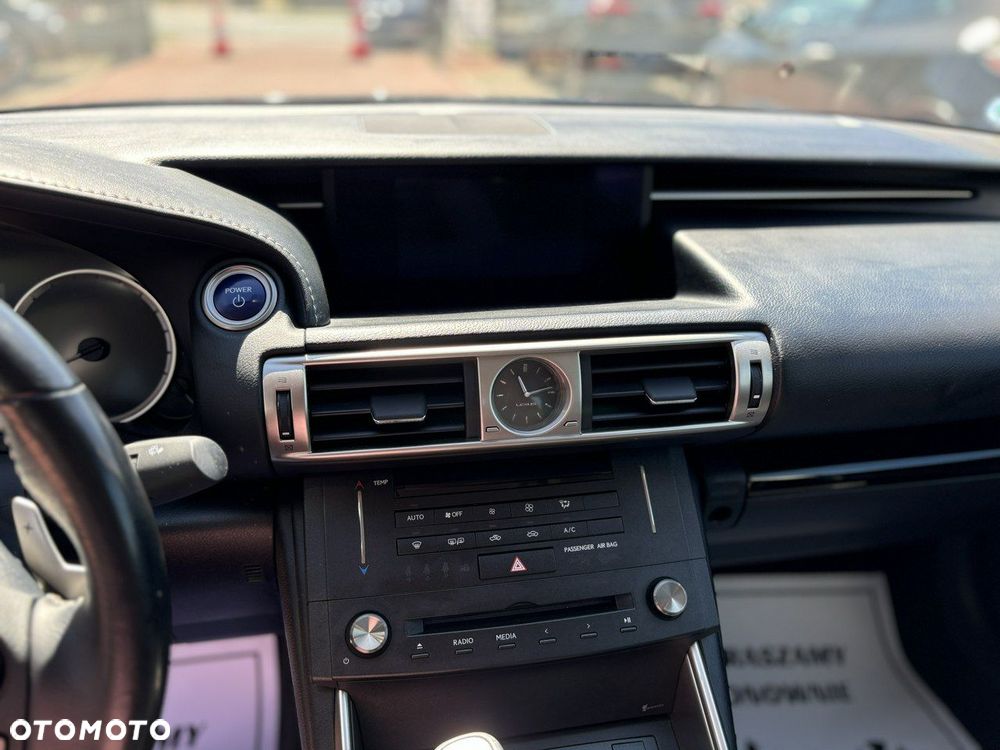 Lexus IS - 18