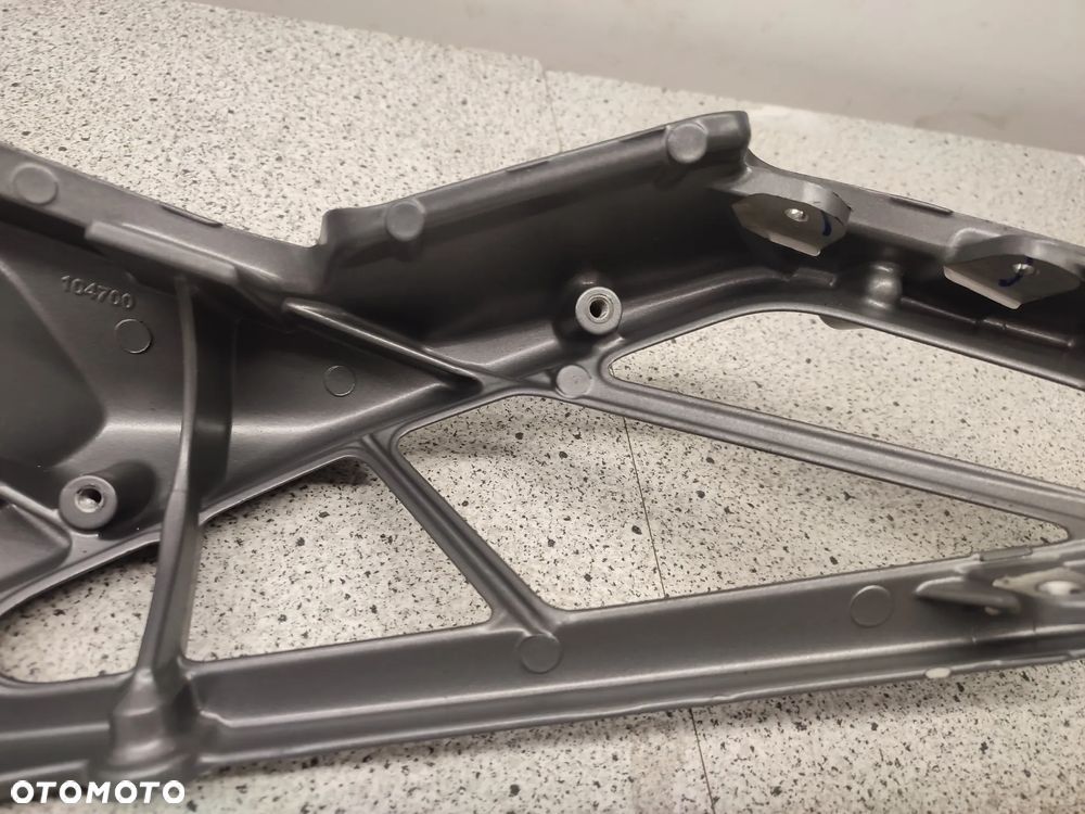 Stelaż tył, tylny prawy KTM Duke 125 390 24-26 - 18