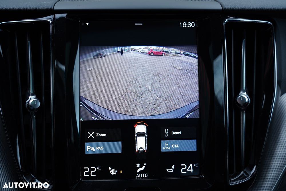 Volvo XC 60 D5 AWD Geartronic RDesign - 28