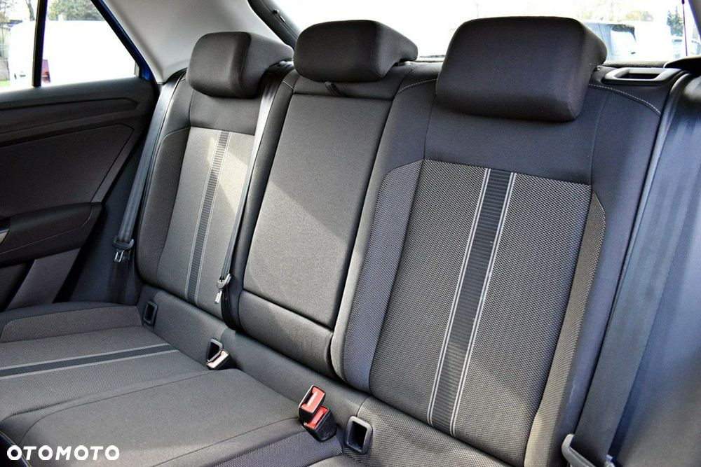 Volkswagen T-Roc 1.0 TSI Advance - 12