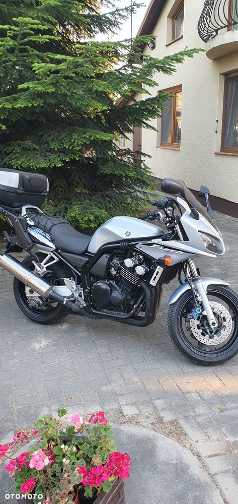 Yamaha FZS - 7