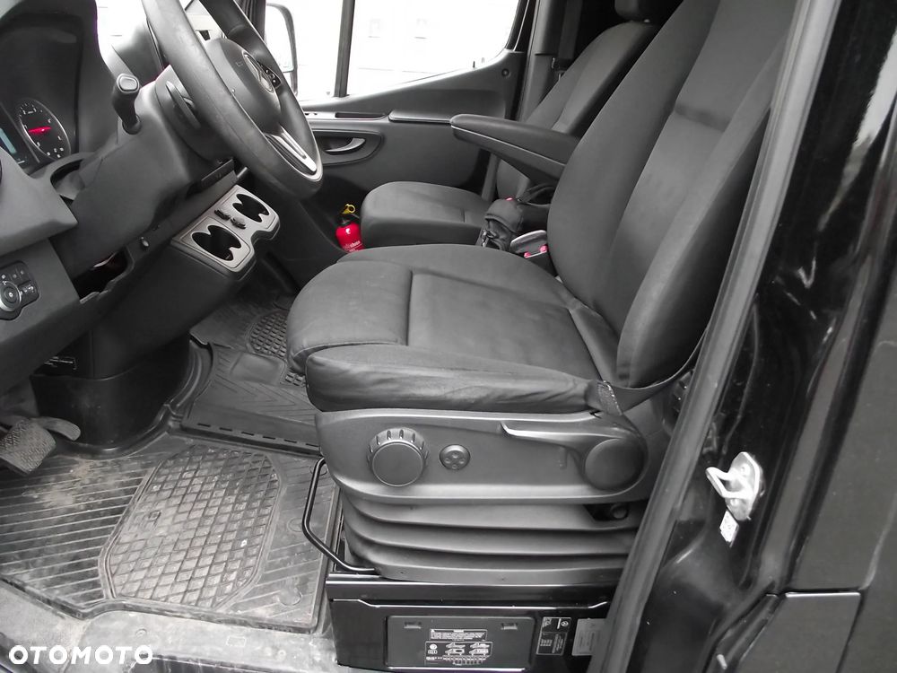 Mercedes-Benz Sprinter 907.253 - 29