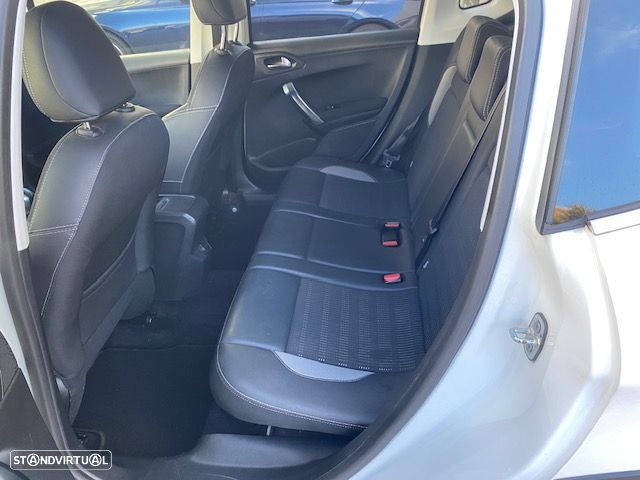 Peugeot 2008 1.2 PureTech Allure - 6
