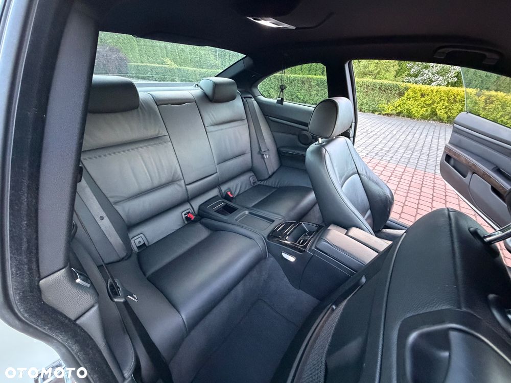 BMW Seria 3 330d M Sport Edition - 26
