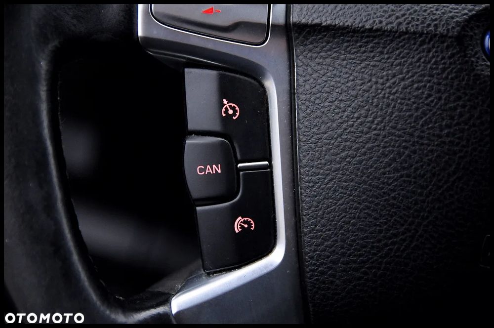 Ford S-Max 2.0 TDCi DPF Titanium X - 32