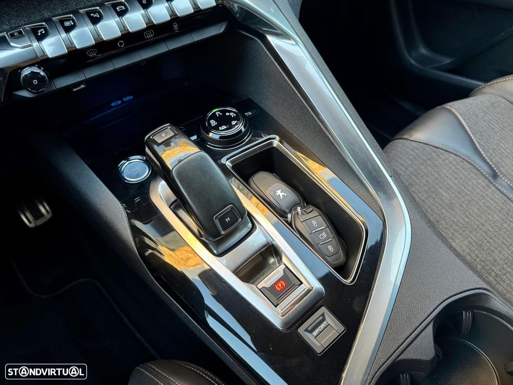Peugeot 3008 1.6 BlueHDi GT Line Grip Control EAT6 - 28