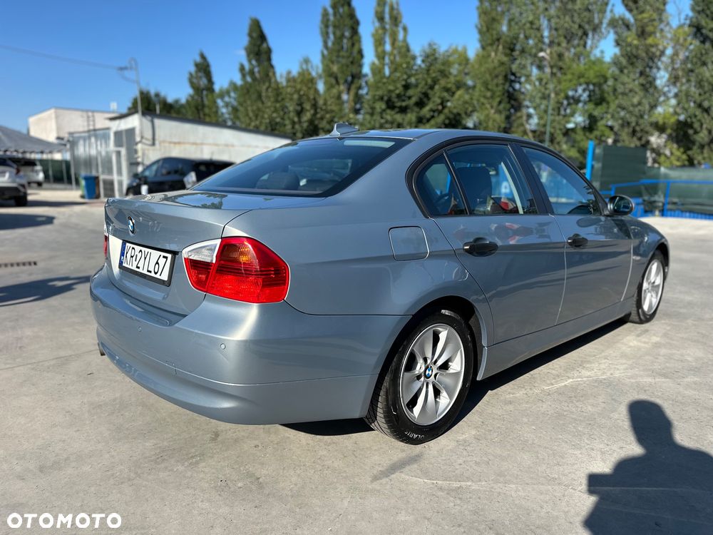 BMW Seria 3 320i - 5