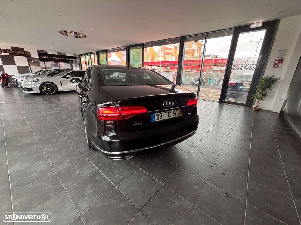 Audi A8 - 6