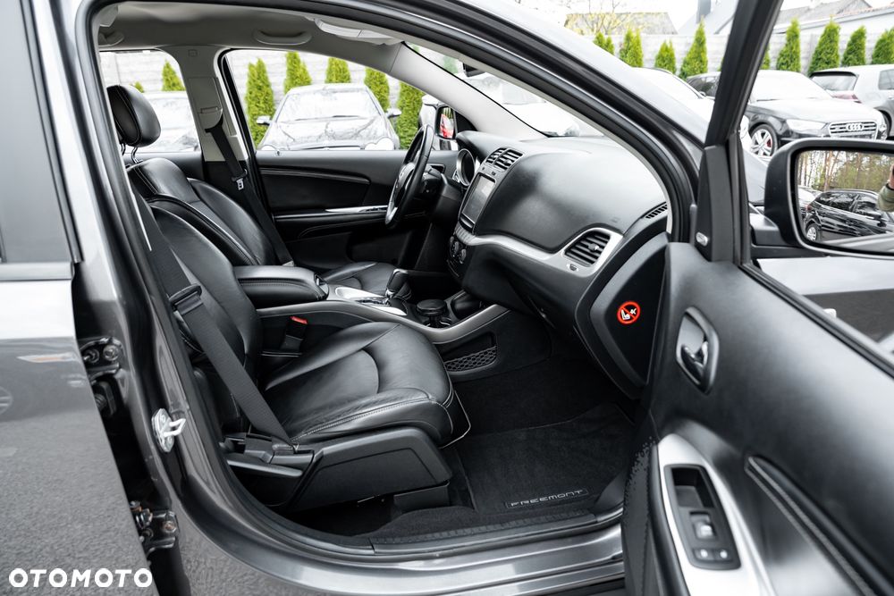 Fiat Freemont 2.0 Multijet 16V DPF Automatik Allrad Black Code - 22