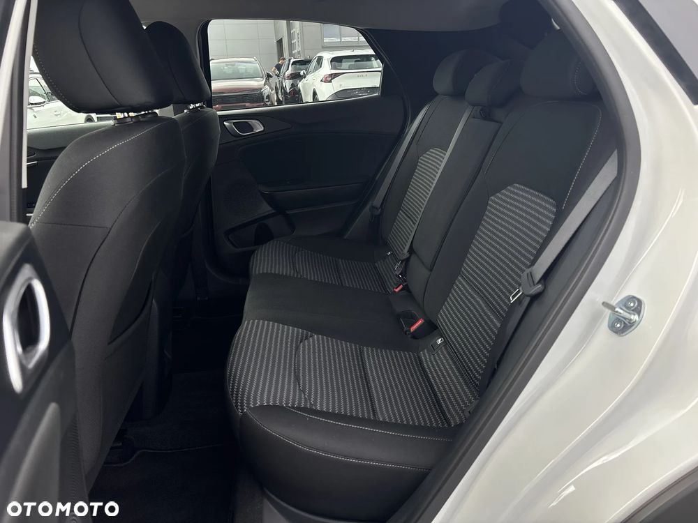 Kia XCeed 1.5 T-GDI M - 26