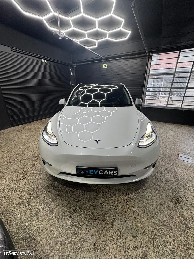 Tesla Model Y Long Range Dual Motor AWD - 2