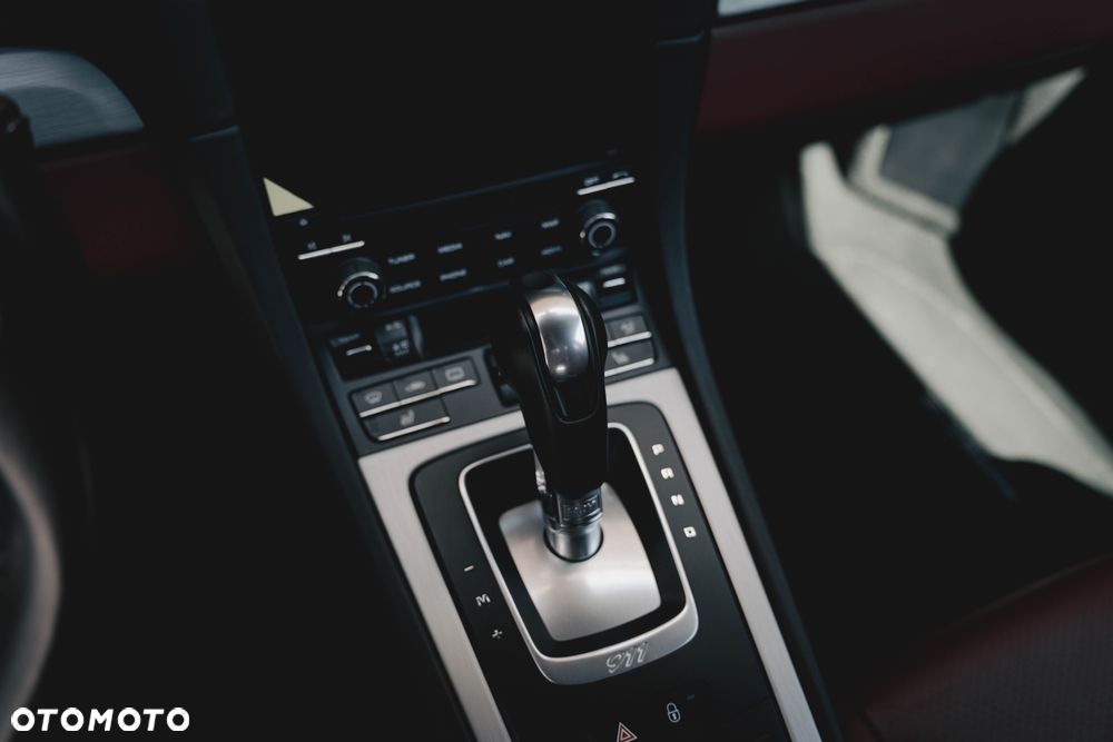 Porsche 911 Carrera 4S PDK - 28