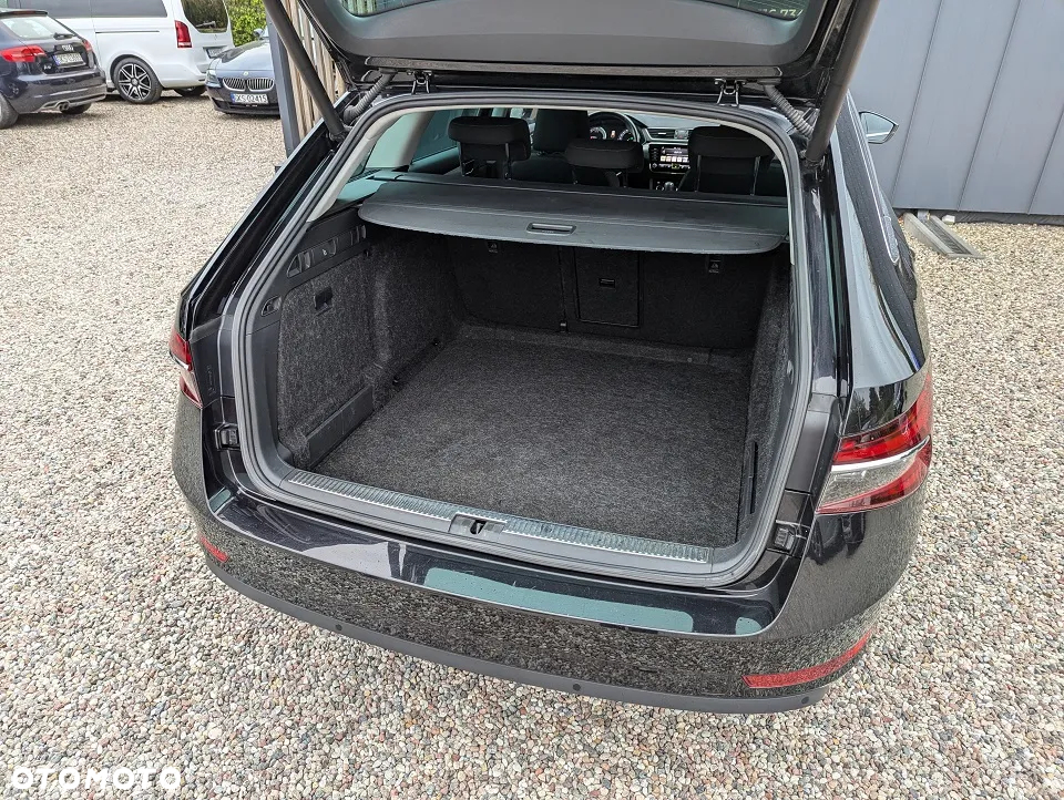 Skoda Superb 2.0 TDI SCR Style DSG - 26