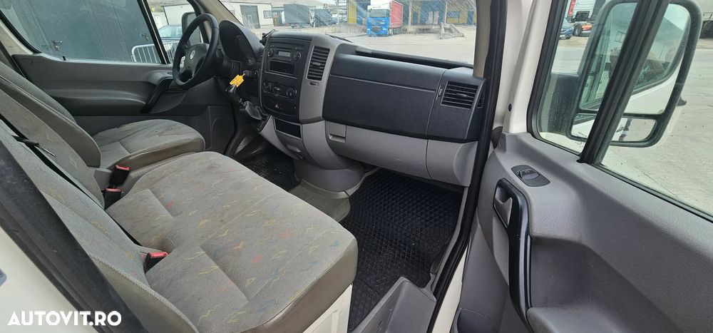 Volkswagen Crafter 2.5 TDi - 8