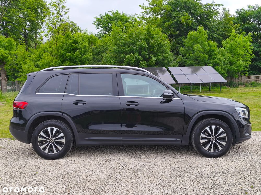 Mercedes-Benz GLB - 12