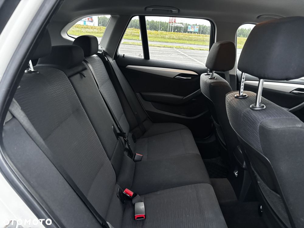 BMW X1 xDrive18d xLine - 23