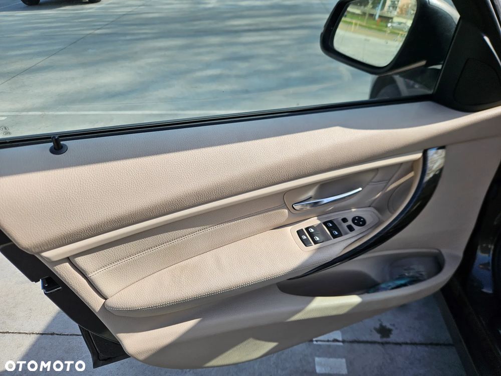 BMW Seria 3 - 12