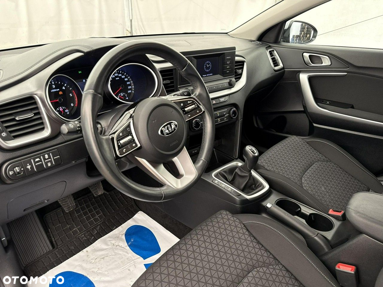 Kia Ceed - 13