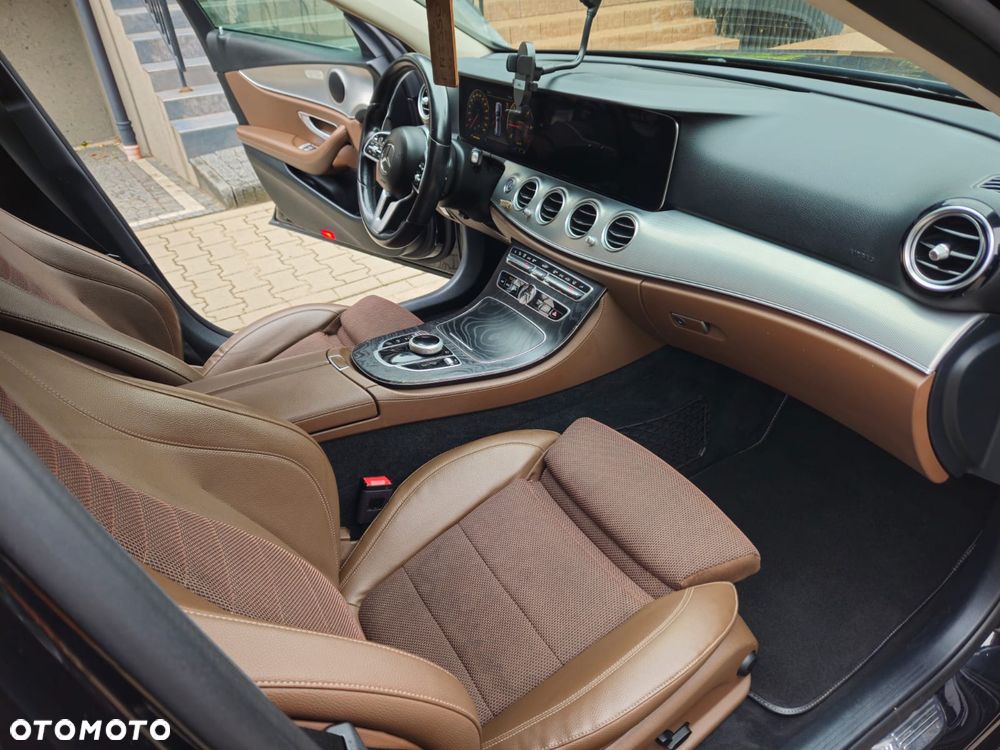 Mercedes-Benz Klasa E 220 d Avantgarde - 35