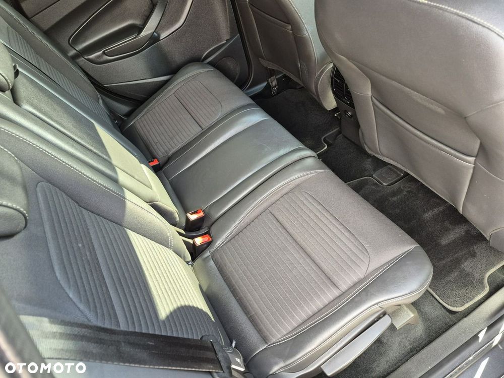 Ford Kuga - 8