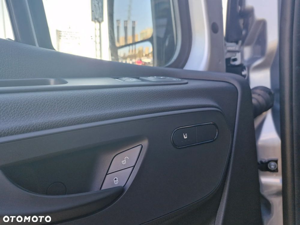Mercedes-Benz Sprinter - 16