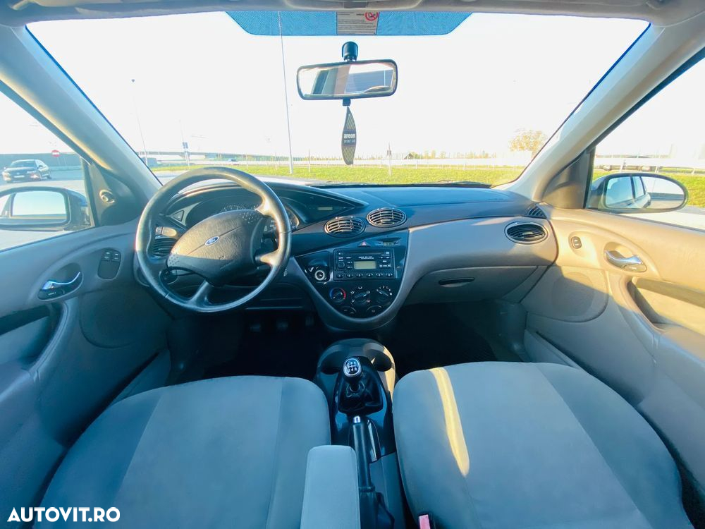 Ford Focus 1.6 16V Ghia - 22