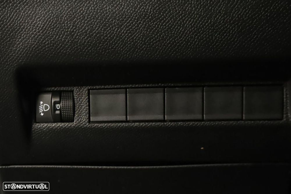 Peugeot 2008 1.2 Allure - 20