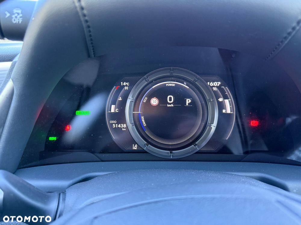 Lexus ES 300h F Sport - 6