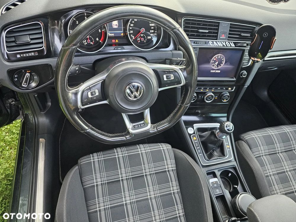 Volkswagen Golf - 18
