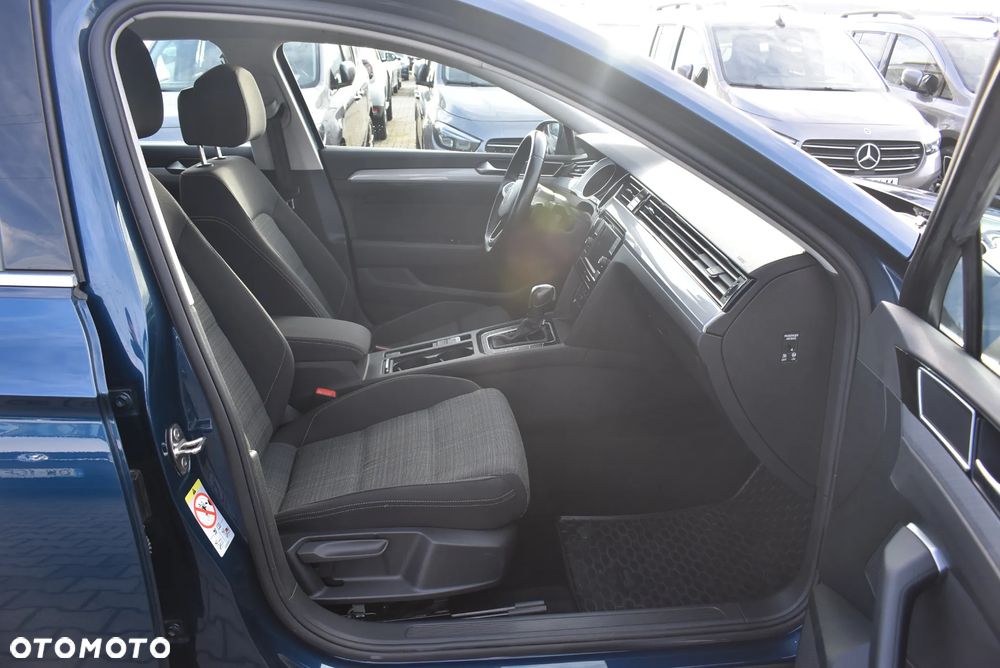 Volkswagen Passat 2.0 TDI EVO Business DSG - 17