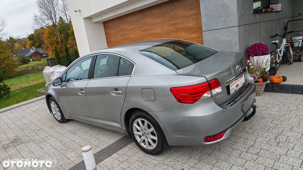Toyota Avensis 1.8 Comfort - 39