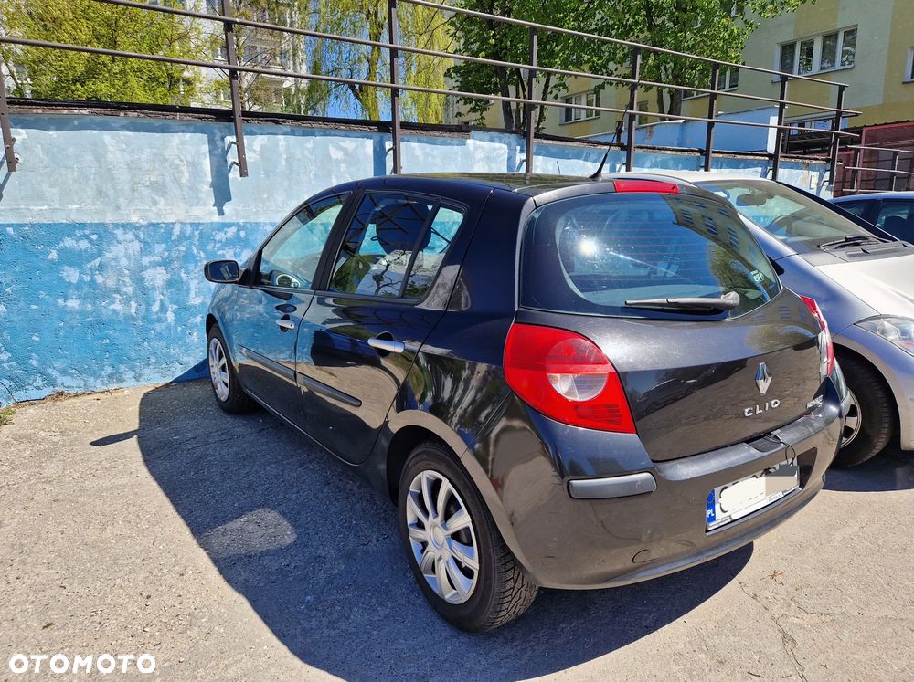 Renault Clio - 2