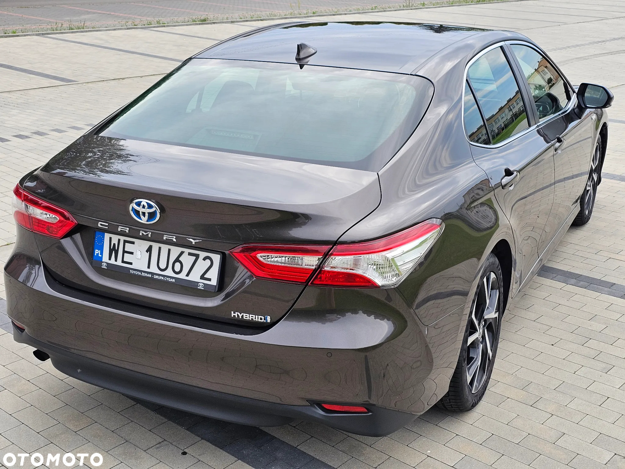 Toyota Camry 2.5 Hybrid Comfort CVT - 2