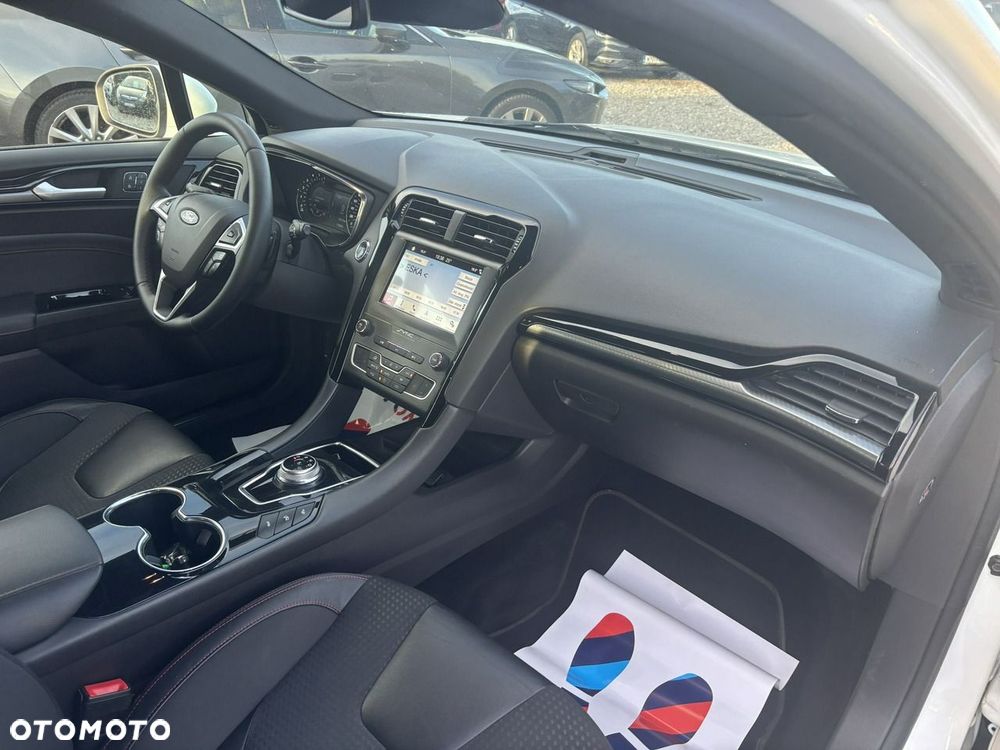 Ford Mondeo - 40